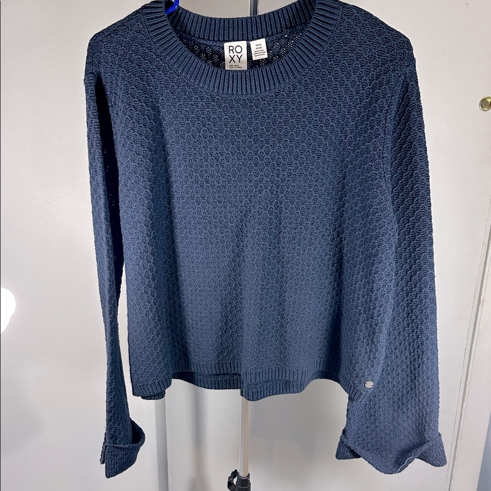 Roxy Navy Textured Sweater NWT medium bell flare cuffed sleeve short m sweater